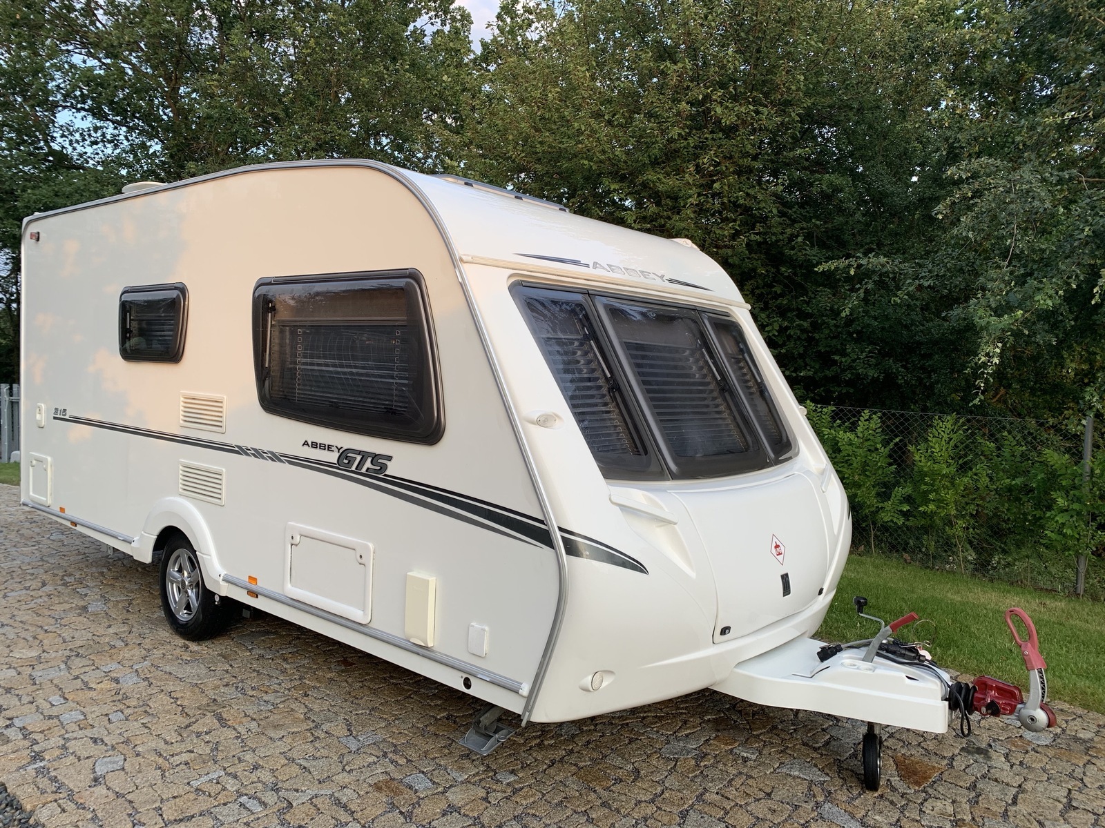 Abbey GTS 215