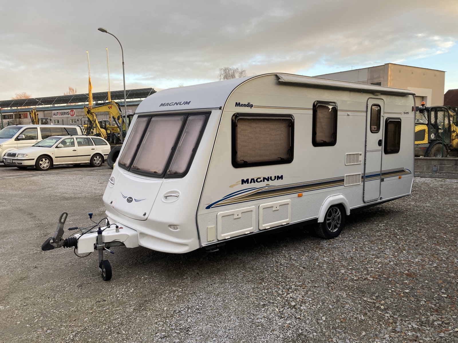 Compass Magnum 505 + markýza CaravanStore